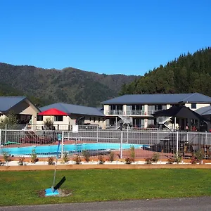 And Backpackers Motel