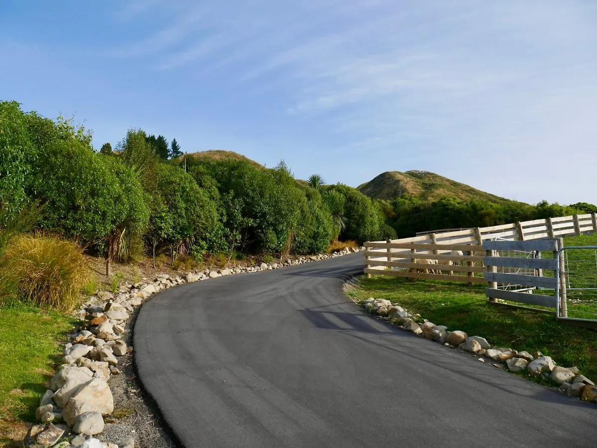Aston Road Villa Bed & Breakfast Waikanae